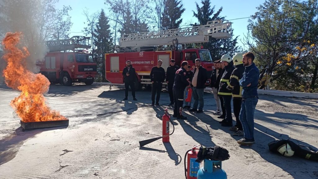 Muglada Baca Temizlik Personellerine Egitim Verildi 10