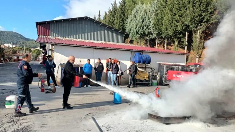 Muglada Baca Temizlik Personellerine Egitim Verildi 8
