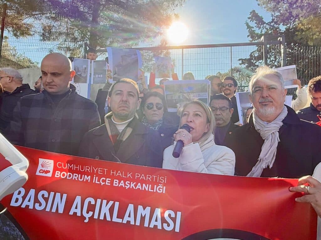 Bodrumda Egitimde Esitsizlik Protestosu Konteyner Siniflara Tepki 1
