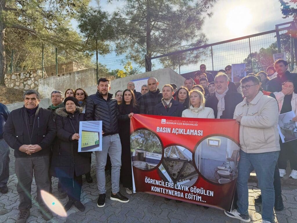 Bodrumda Egitimde Esitsizlik Protestosu Konteyner Siniflara Tepki 3