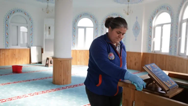 DALAMAN BELEDIYESI CAMILERDE TEMIZLIK CALISMALARINI SURDURUYOR 1