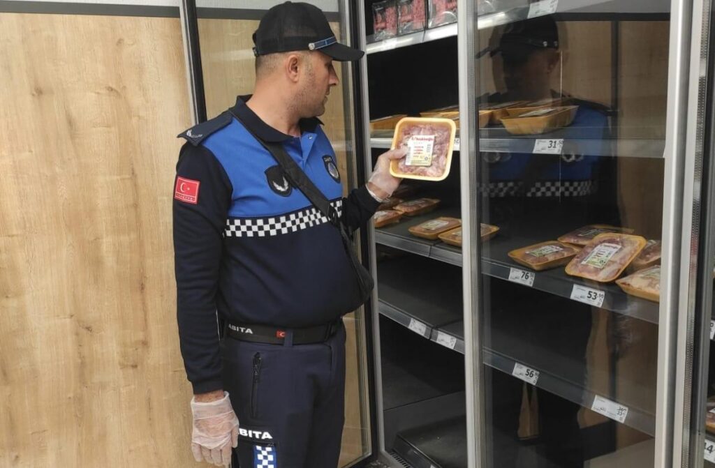 Buyuksehir Zabitasi Gida Denetimlerine Devam Ediyor 1