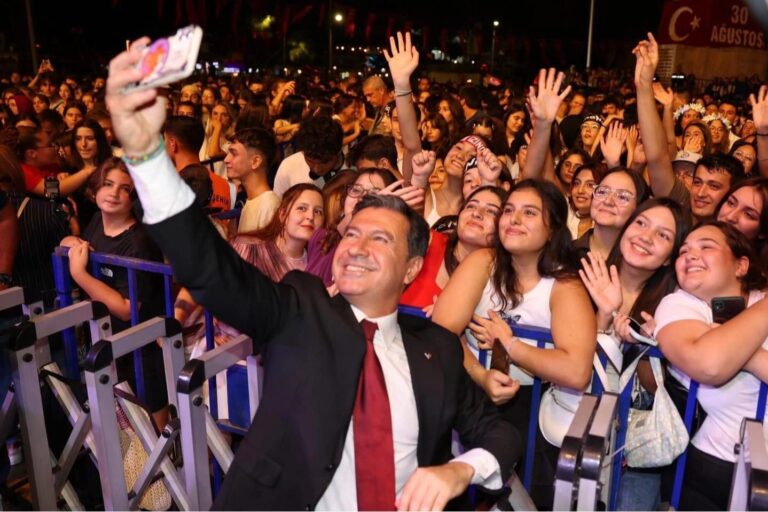 Buyuksehirden Bir Ilk Daha Kiz Ogrencilere Hijyen Destegi 3