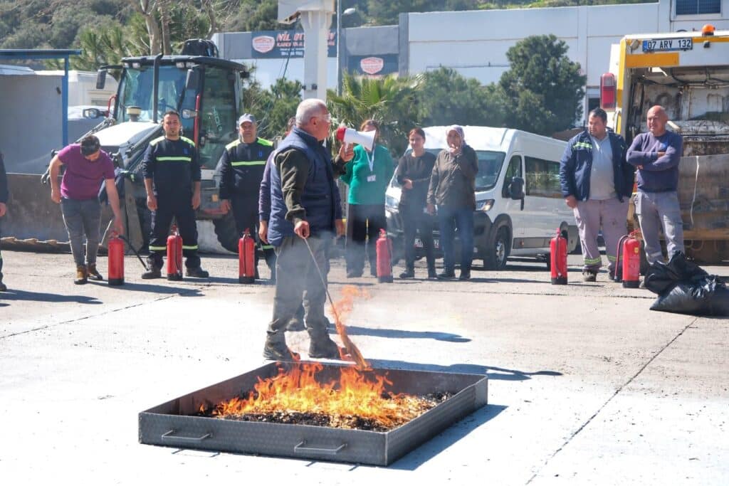 bodrum belediyesi Belediye Personeline Yangin Egitimi 1