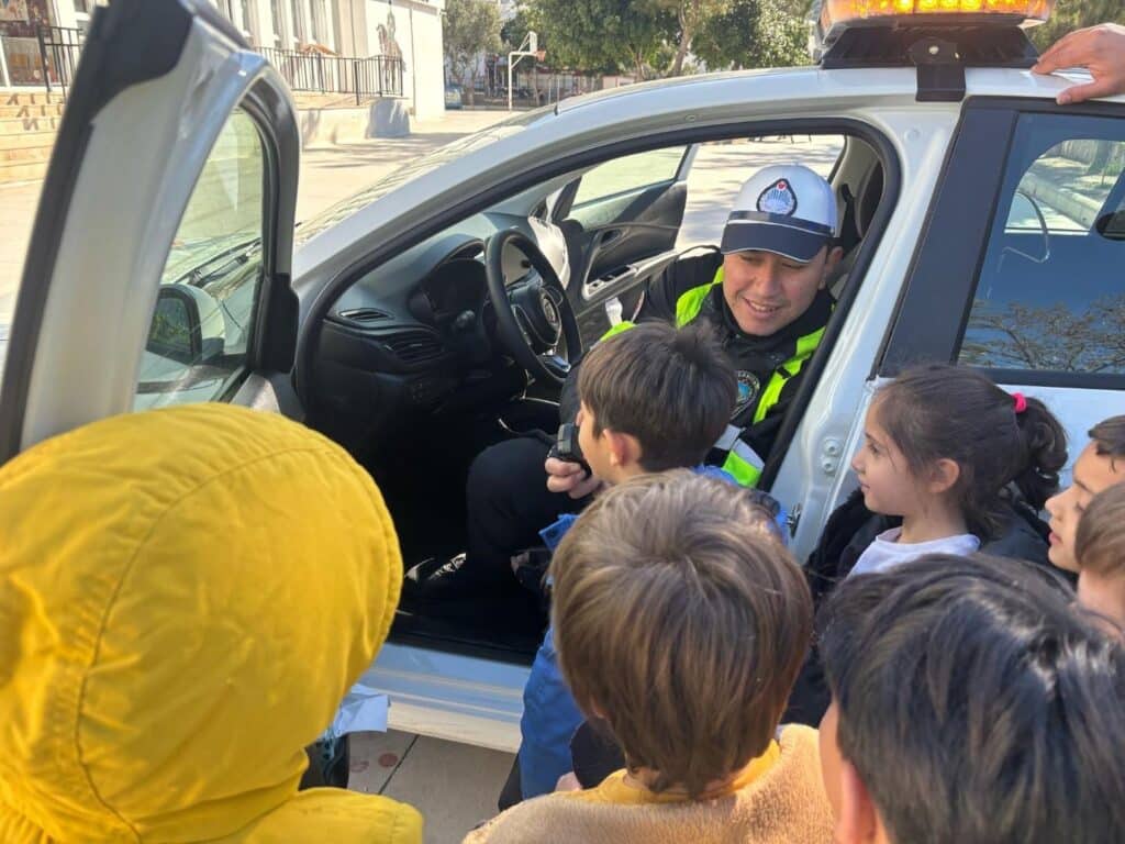 bodrum belediyesi ilkokul ogrencileri ne trafik bilinci egitimi 3