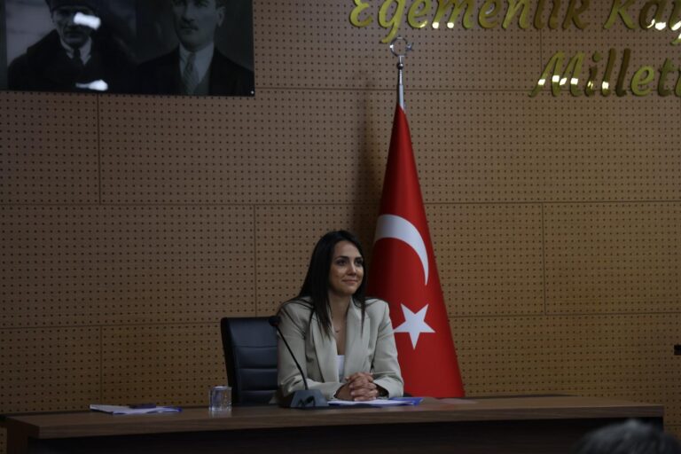 PELIN YAYLALI PALA