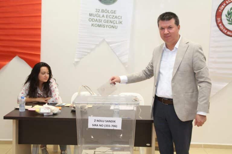 Ecz. Saim Korkmaz Tek Listeyle Girdigi Secimde Yeniden Baskan Secildi